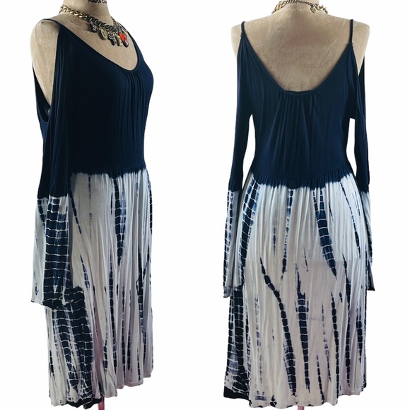 Felicity & Coco Off the Shoulder Bell Sleeve Dress - Picture 6 of 6